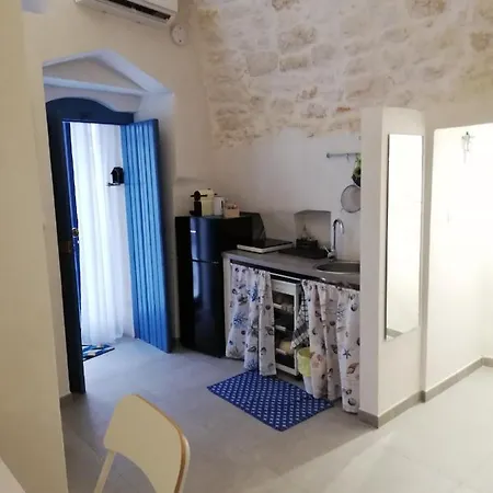 The Doors, Apulia, オストゥーニ